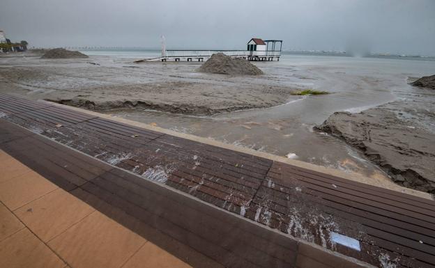 Meteorología mantiene la alerta por fenómenos costeros y avisa de precipitaciones persistentes