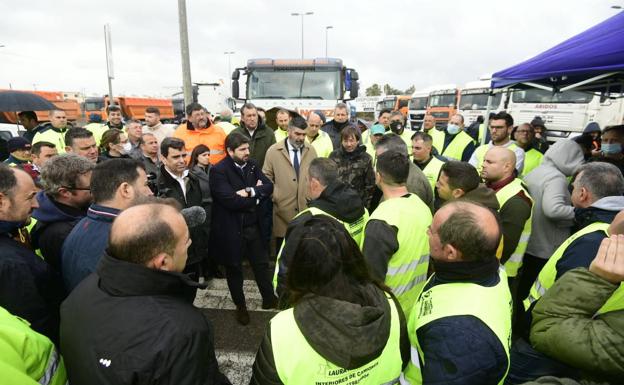 Miras respalda a los transportistas y pide bajar el precio del combustible