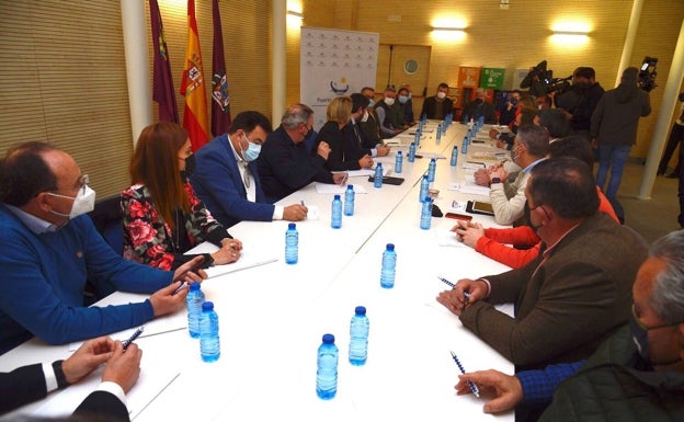 Los ganaderos exigen un plan «urgente» de ayudas para frenar las pérdidas