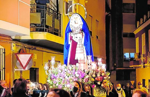 Los ciezanos viven con fervor el primer traslado procesional en tres años