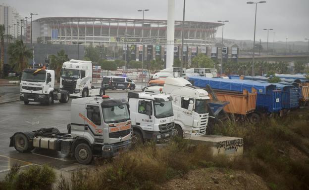 Los transportistas autónomos congelan las concentraciones a la espera de la nueva oferta del Ministerio