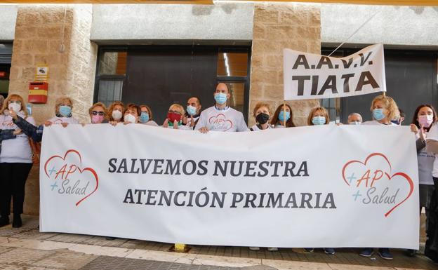 El déficit de médicos de familia en la Región se agravará por la próxima jubilación de uno de cada tres