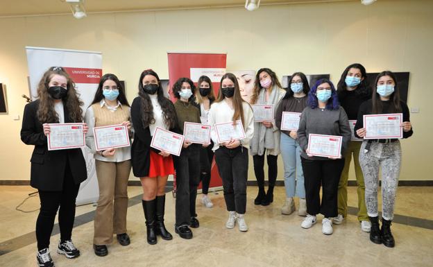 Veinticinco alumnas de la Universidad de Murcia reciben las becas 'Piedad de la Cierva'