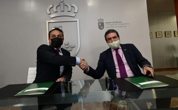 La Comunidad renueva con Cruz Roja las actuaciones de salvamento marítimo