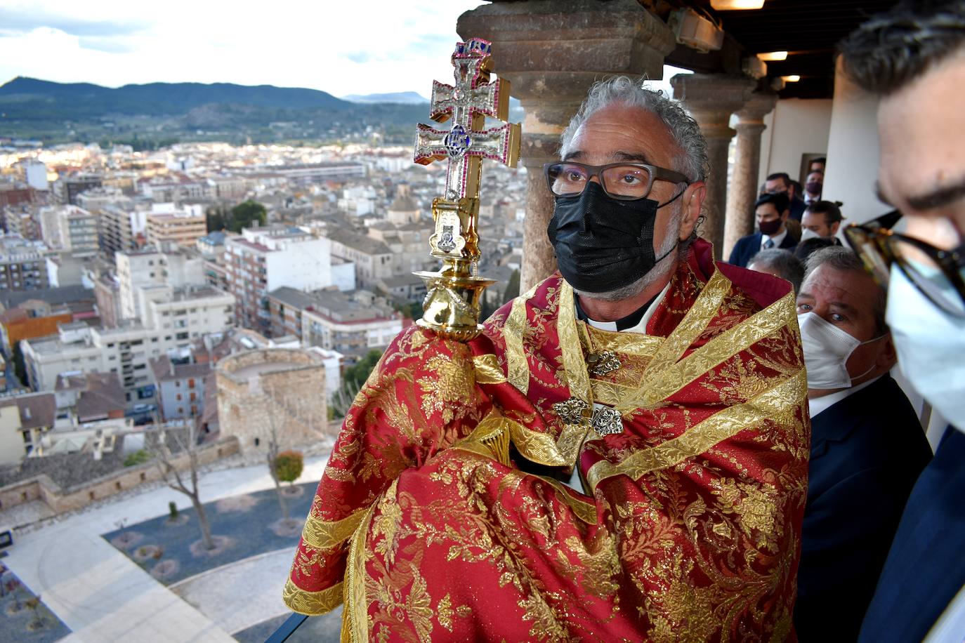 La Vera Cruz bendice las cosechas desde lo más alto de la Real Basílica Santuario en Caravaca