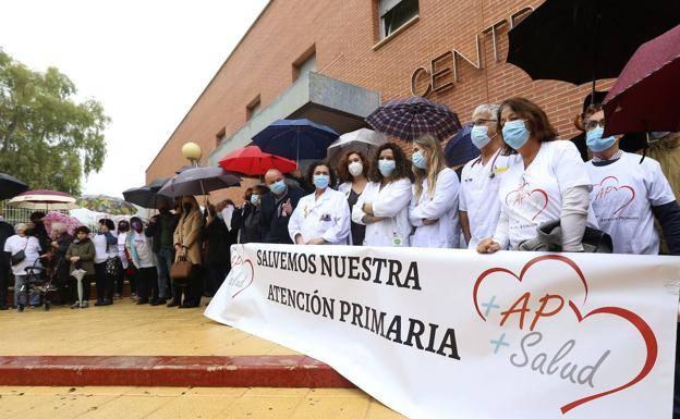 Sanitarios y pacientes reclaman a Salud que «detalle» ya medidas para Primaria