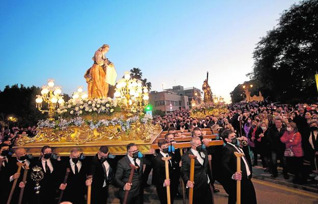 La Verónica, en su 25 aniversario, acompaña al Jesús del Gran Poder