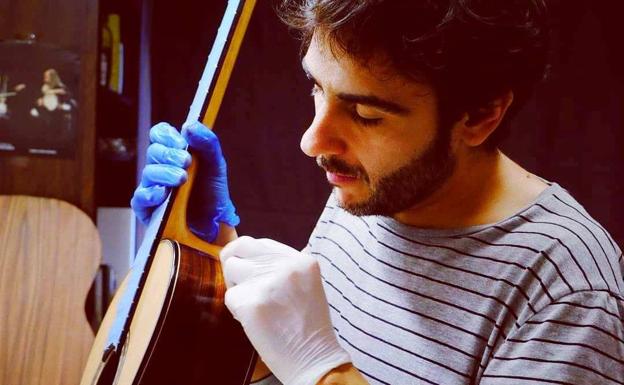 Máximo respeto y pasión por la guitarra que se refleja en exquisitos acabados e impecable sonoridad