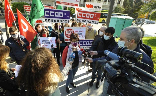 El aumento de horas de clase para decenas de docentes de la UMU subleva a los asociados