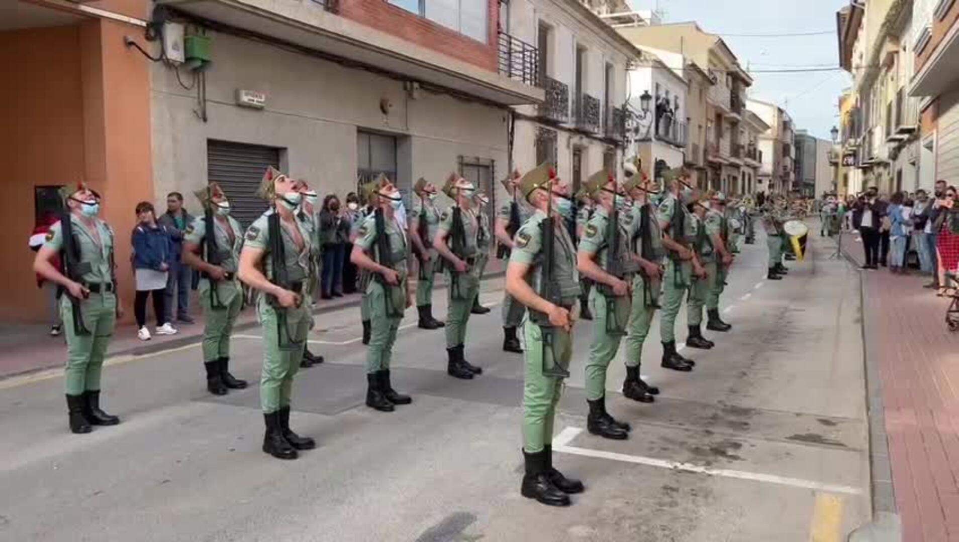 La Legión genera gran expectación en la procesión de Viernes de Dolores de Alhama