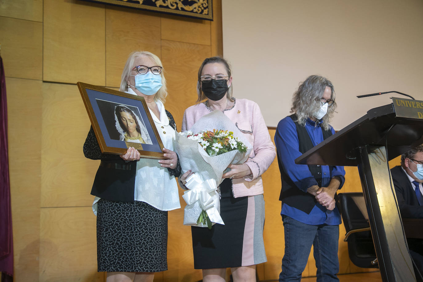 El Cabildo de las Monas de la Cofradía del Resucitado de Cartagena, en imágenes