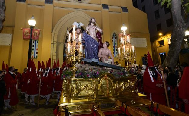 Romance a la mascarilla nazarena