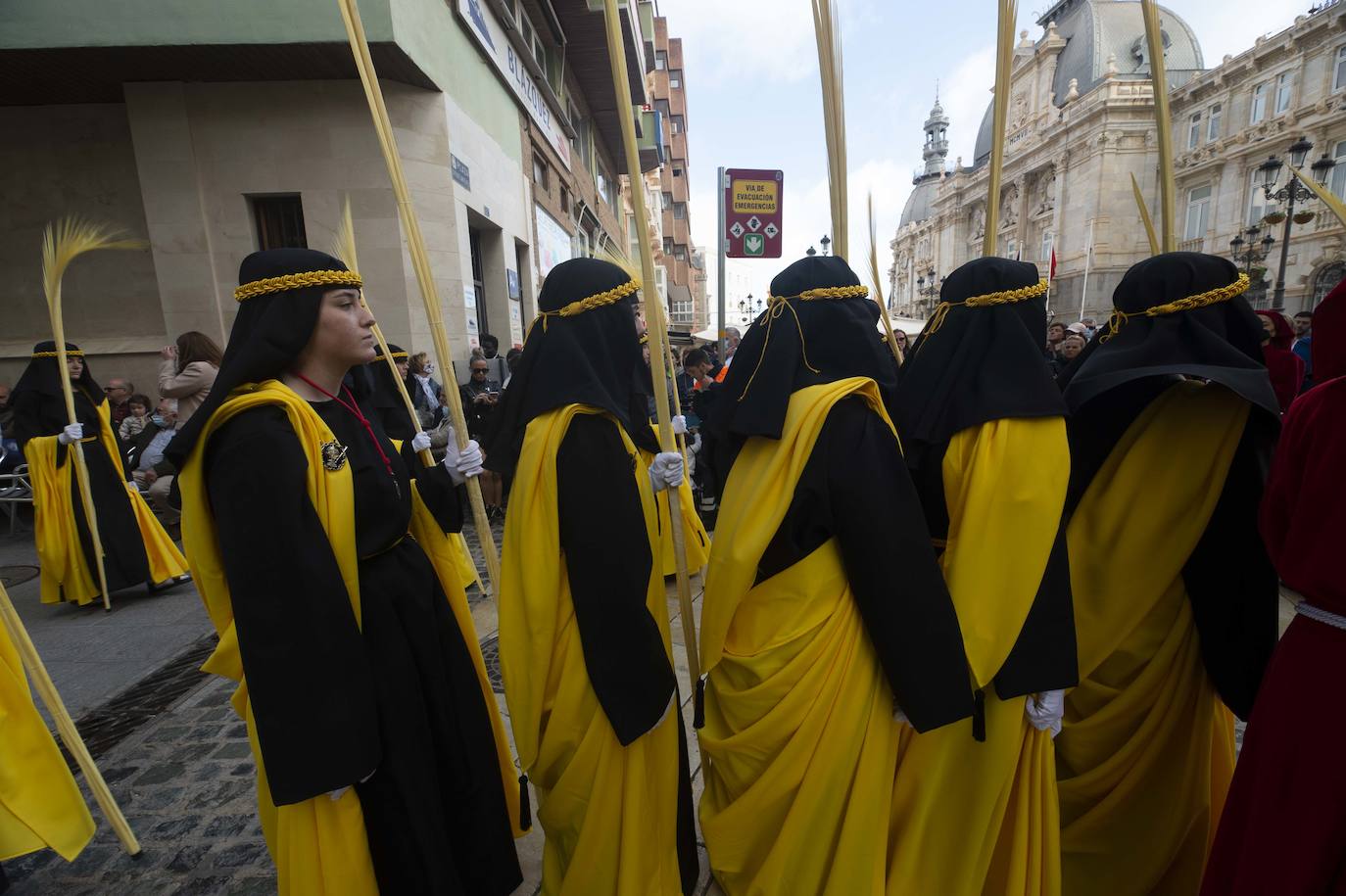 Un mar de palmas guía a Jesús a Jerusalén