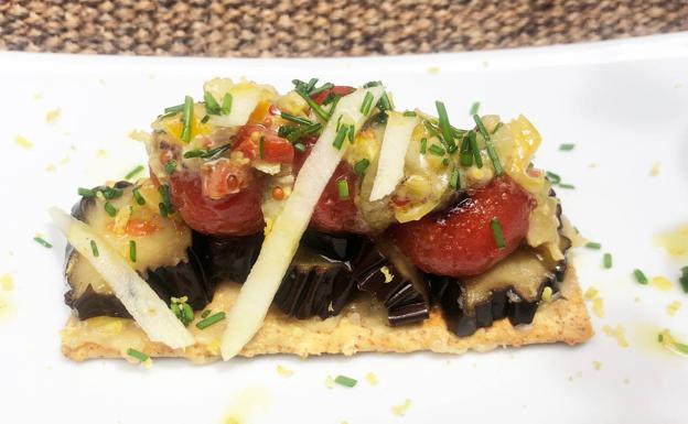 Tosta de cherrys y berenjena