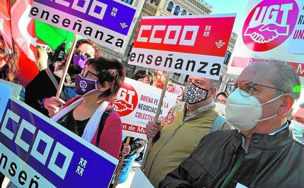 Los sindicatos reprochan al Rectorado la «falta de transparencia» para modificar el baremo sobre la actividad docente