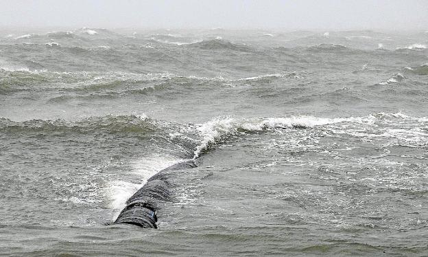 La reparación del emisario que tira agua de depuradora en Cala Reona se retrasa
