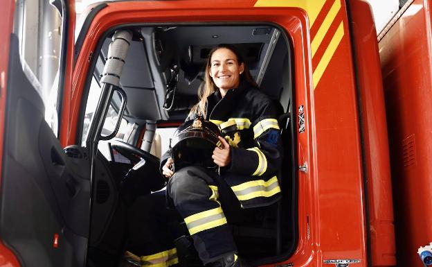 Los datos desmontan el mito: las mujeres conducen mejor que los hombres