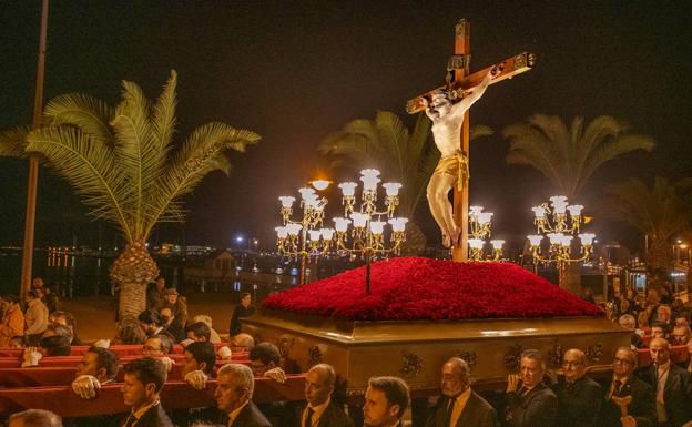 San Pedro del Pinatar vuelve a vivir el fervor religioso gracias a la vuelta de su Semana Santa