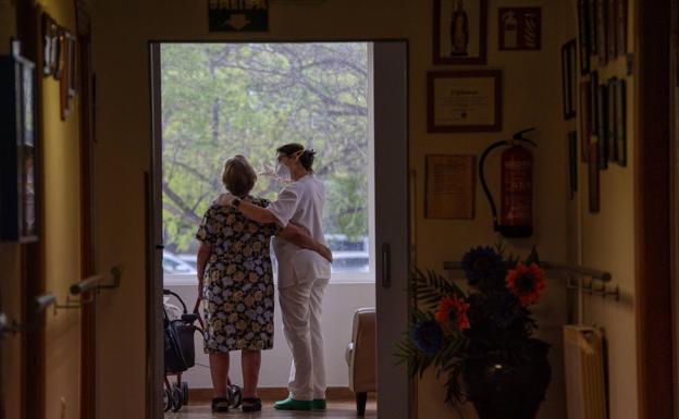 «Incertidumbre» en las residencias de la Región tras el recorte en la atención a los centros