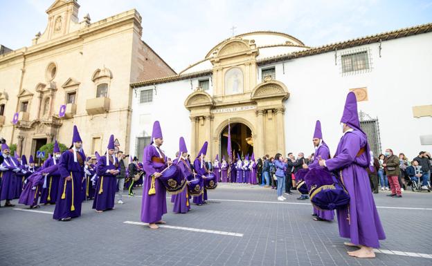 Los 'salzillos' tiñen Murcia de morado cuatro años después