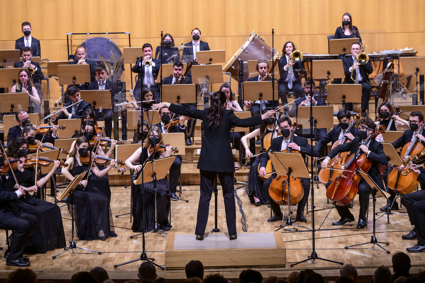 Gran ovación a la Orquesta de Jovénes de la Región al interpretar 'La gran puerta de Kiev'