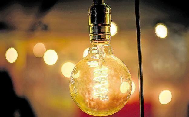 Precio de la luz: estas son las horas más caras y más baratas del 21 de abril