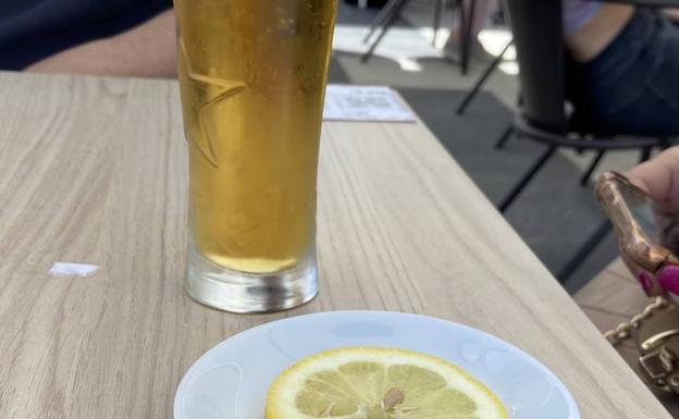 La curiosa cerveza con limón que sirvieron en Portugal y se ha hecho viral en redes