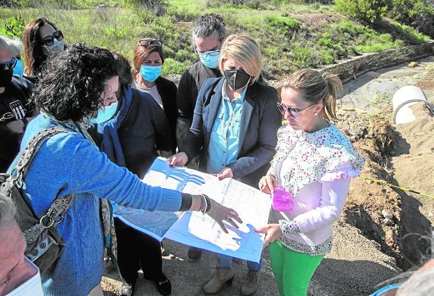 Comunidad y Adif frenan en el Llano la eliminación de los vertidos mineros