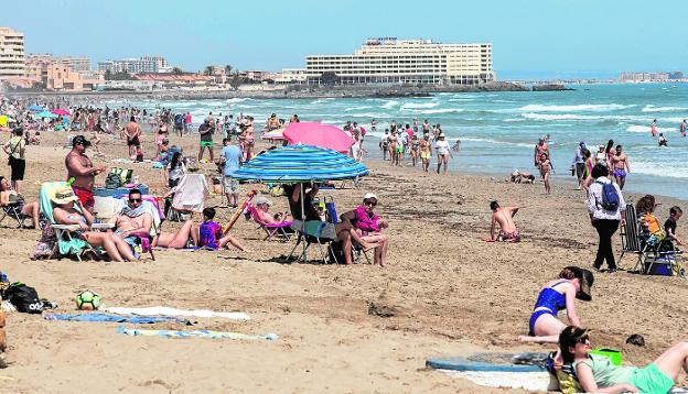 La Manga recorded a large influx of visitors, as the image from the weekend shows. 