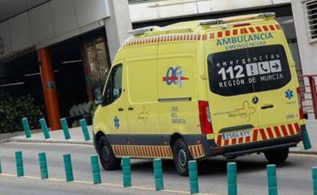 Herido grave un hombre tras volcar con su tractor en la pedanía murciana de El Raal