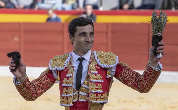 Paco Ureña entra en la Feria de Sevilla en sustitución del cacereño Emilio de Justo
