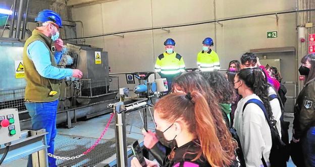 Estudiantes de Ciencias visitan la depuradora de San Javier