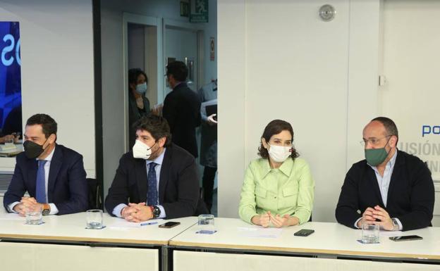 López Miras defiende la honradez de Almeida ante la polémica de las comisiones: «Es un bastión para el PP»