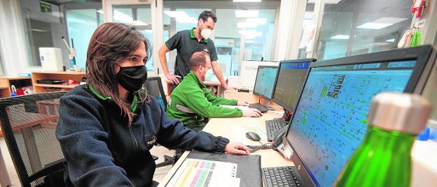 Salud recomienda el uso de las mascarillas en edificios públicos si no hay distancia