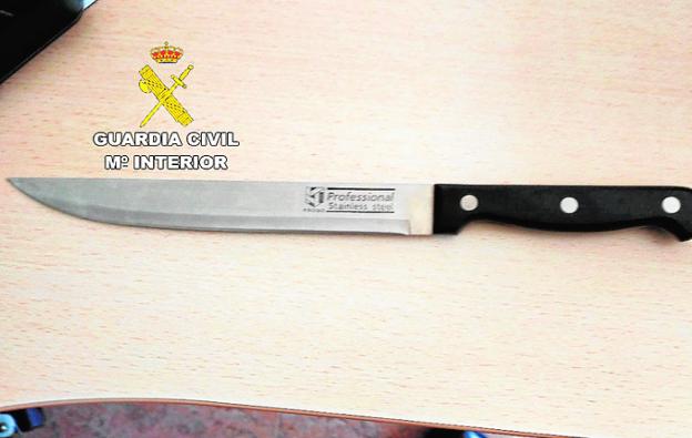 Detienen a un menor por robar a punta de cuchillo