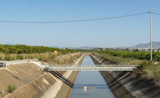 Los regantes muestran que la subida de caudales solo se mantiene en la zona que afecta al Trasvase