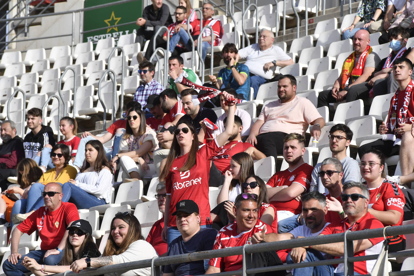 Búscate en las gradas del Enrique Roca