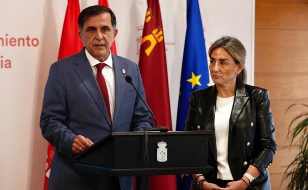 La alcaldesa de Toledo defiende en Murcia «el fin del Trasvase Tajo-Segura»