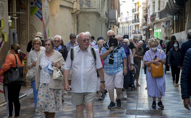 El empuje de la Semana Santa reduce un 2,5% el paro en la Región de Murcia y los contratos indefinidos crecen un 57%