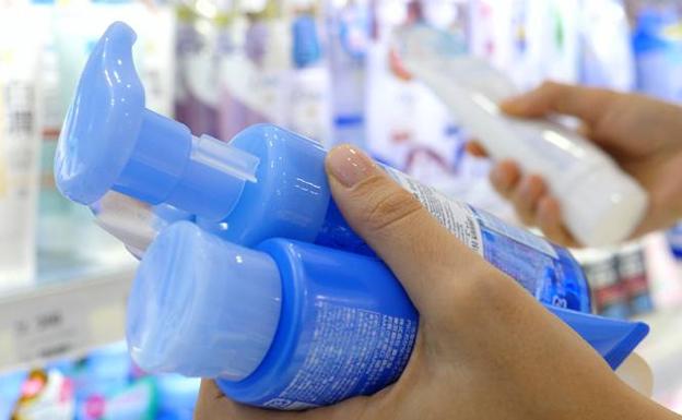 La OCU desvela si es recomendable utilizar cosméticos de segunda mano