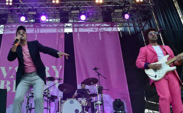 Ya se pueden conseguir en la Plaza de la Universidad las entradas para el concierto de Varry Brava y Malva