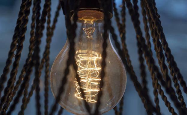 Precio de la luz: estas son las horas más caras y más baratas del 9 de mayo