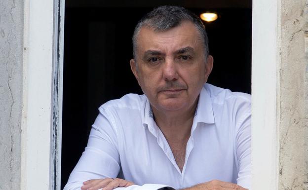 Manuel Vilas: «Putin es un zar y un Stalin a la vez, ¡menudo maridaje al 50%!»