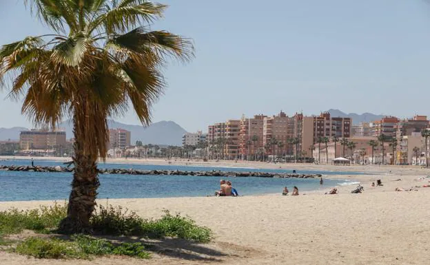 Image taken this Wednesday of La Colonia Beach in Águilas, which has obtained a blue flag. 