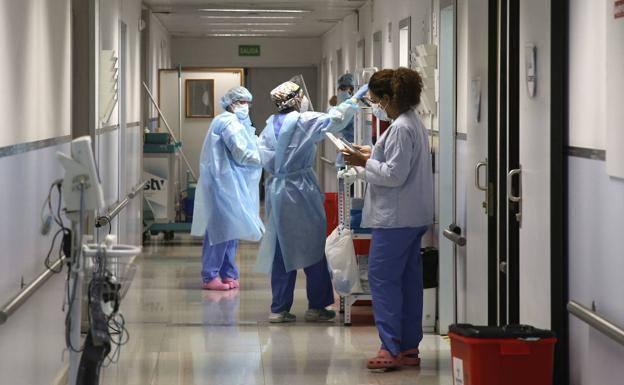 La pandemia se cobra la vida de cuatro personas en la Región de Murcia mientras suben los ingresos