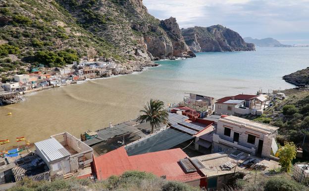 La Fiscalía exige derribar las últimas viviendas ampliadas en la zona de La Algameca Chica