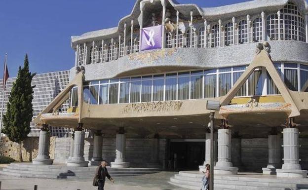 La Asamblea homenajeará a todos sus expresidentes y a su secretaria general en el 40 aniversario del Estatuto