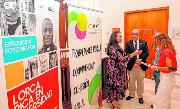 Una muestra fotográfica celebra la pluralidad de Lorca con 30 retratos