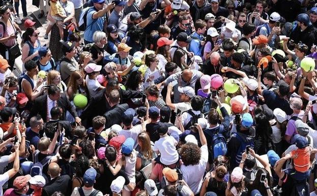 La foto viral de Carlos Alcaraz, ídolo de masas en Roland Garros