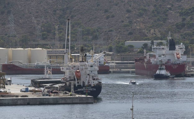 El tráfico portuario de Cartagena crece un 11% al llegar más gas y cereal para atender la demanda europea